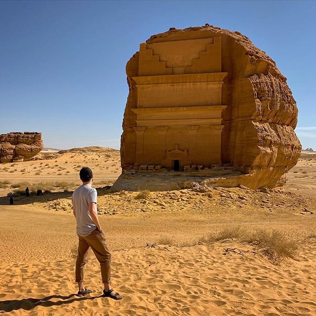 This is Madain Saleh, perhaps Saudi Arabia&rsquo;s greatest historical site and tourist attraction.⁣
⁣
Along with Petra in Jordan, Madain Saleh was a major trading city built by the Nabataeans over 2000 years ago. It was the second largest settlement