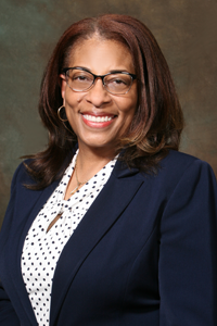Dr. Cheryl Henry - Directora