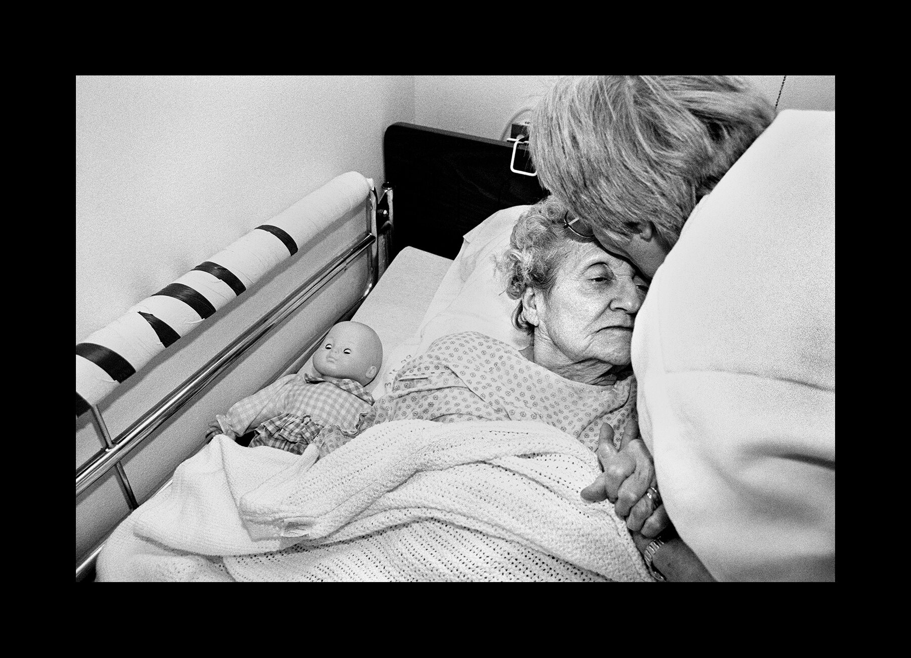  Ila Swan (R), an advocate for nursing home reform, pays a visit to Dorothy Deamondo in Placerville, California. 2000 