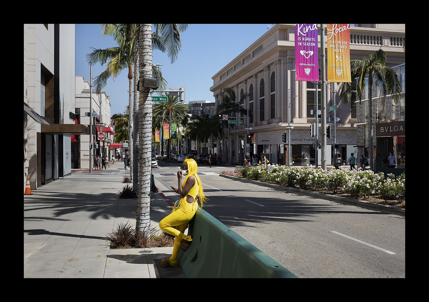  Shopping along Rodeo Drive in Beverly Hills, California. 