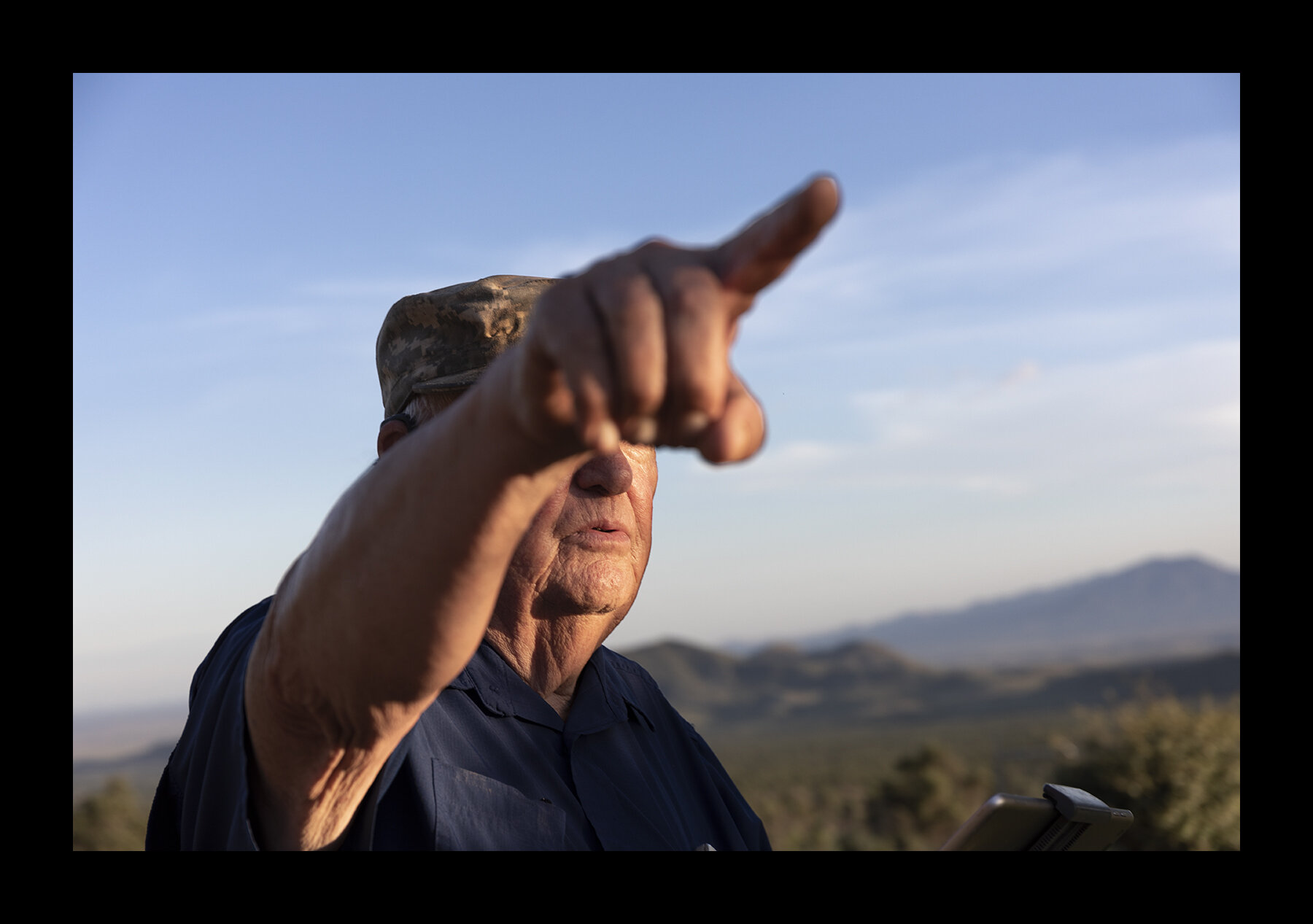  Glenn Spencer, 83, at the border wall near Sierra Vista, Arizona. Glenn, a retired systems engineer, is a self-proclaimed guardian of the US border with Mexico. He’s devoted a quarter century of his life to stopping illegal migrants, believing he ha