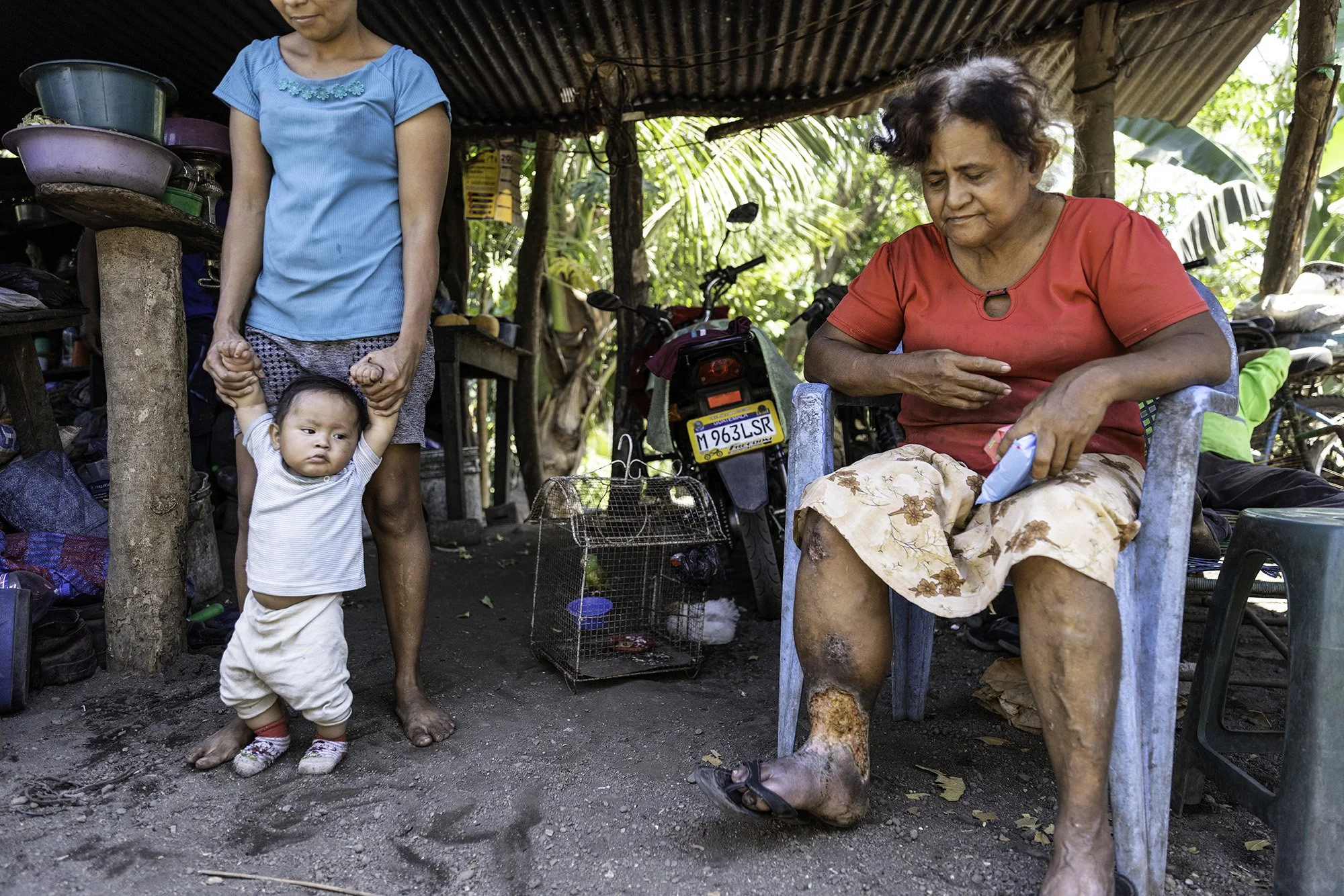  The Sarmiento family in Parselamiento El Cajon in sector Aguero, Guatemala on March 2, 2026. 
