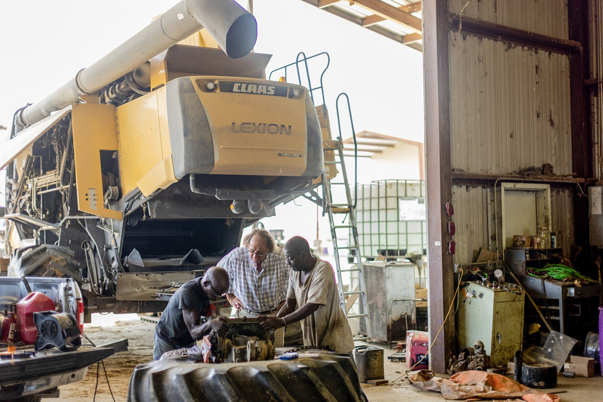  Mike Wagner, a rice farmer, works with his crew on combine repairs at Two Brooks Farm in Minter City, MIssissippi on September 18, 2025. 