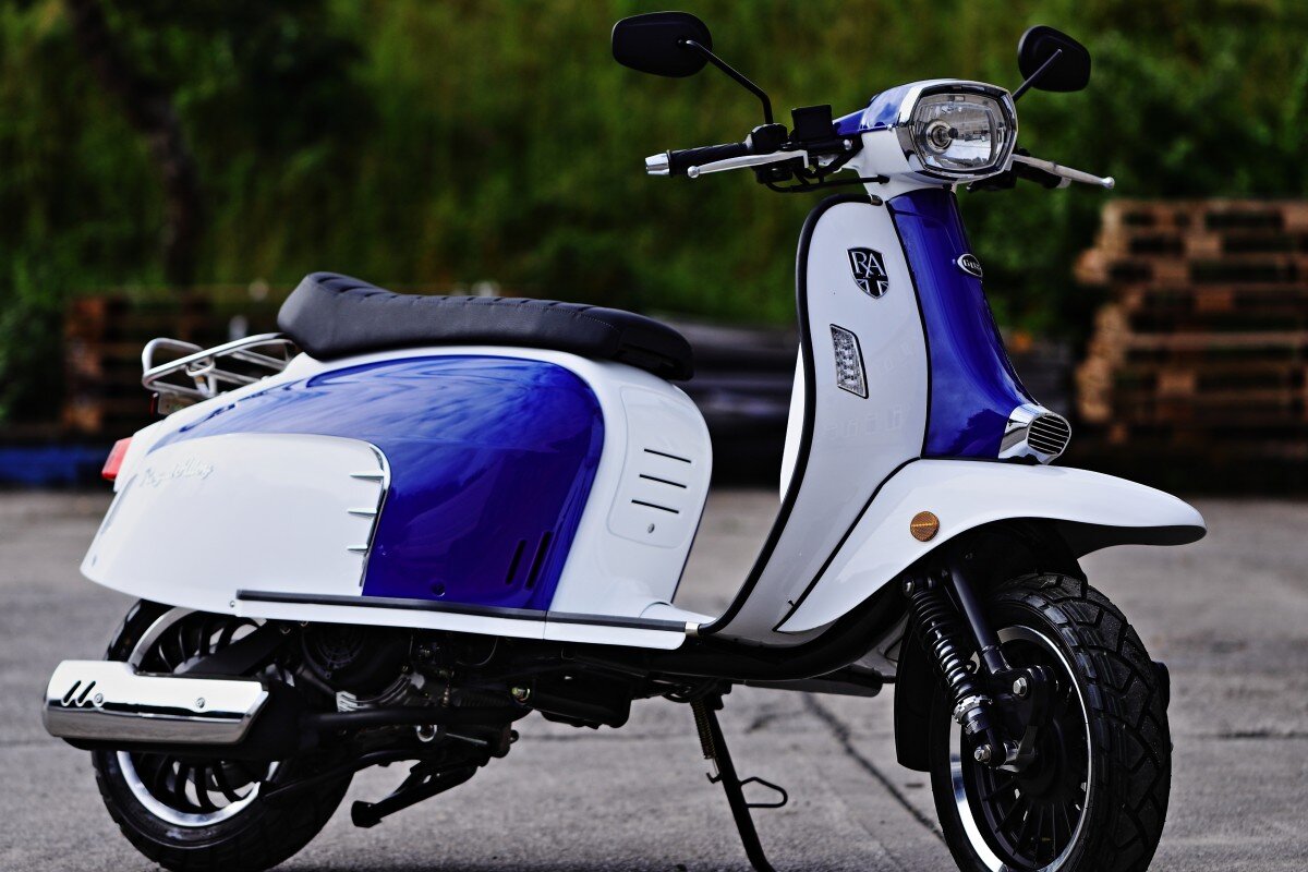 royal-alloy-gt125-blue-white.jpeg
