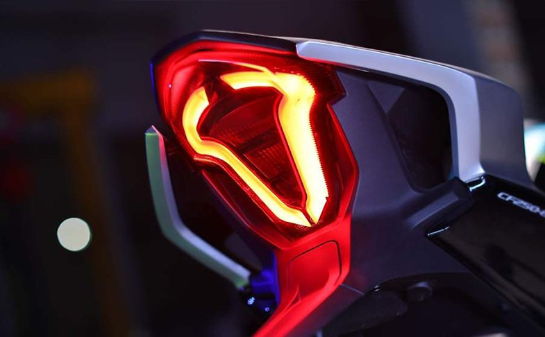 cfmoto300sr-2.jpeg