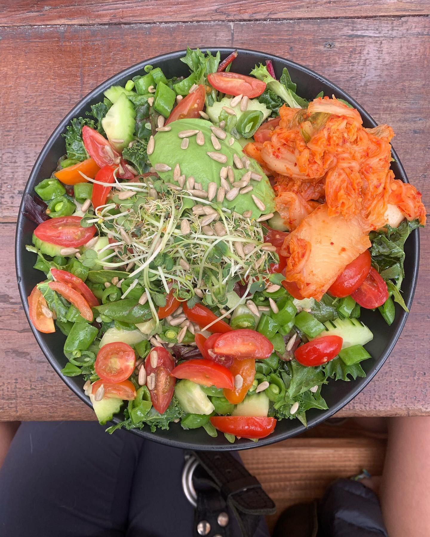 What to order when you go out to eat. A big fucking salad. #ilovesalad #saladlife #plantbasedlifestyle