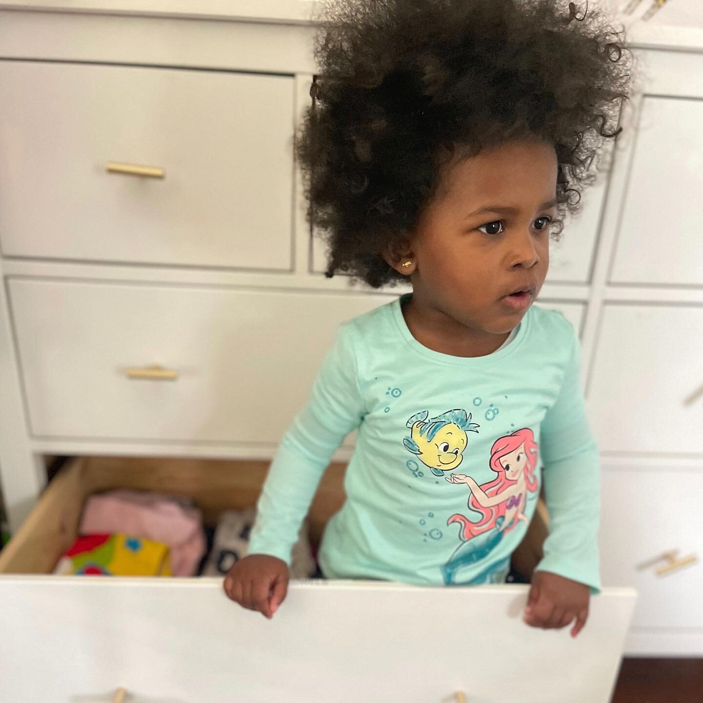 And I&rsquo;m back 🤣🤣🤣

Kinsley is attached to my hip and wants to build castles in the drawers. 

Imma let her. 

#mommyin