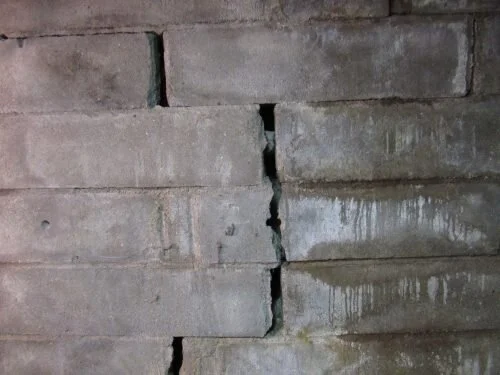 Foundation cracks: get an engineer every time?