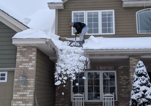Q&amp;A: "How much snow is safe for my roof?"
