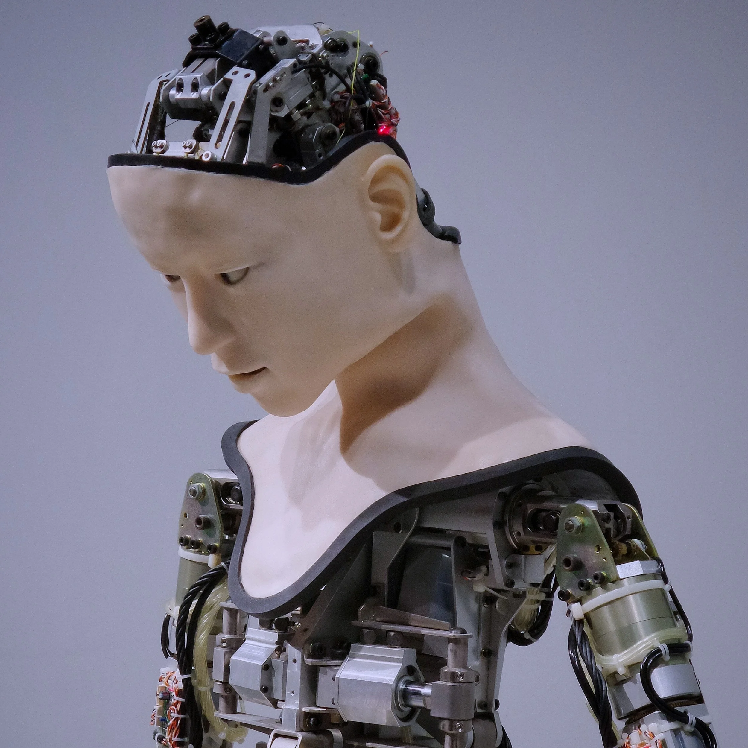 Episode 28 - Andromeda: A Symmetry of Imperfection