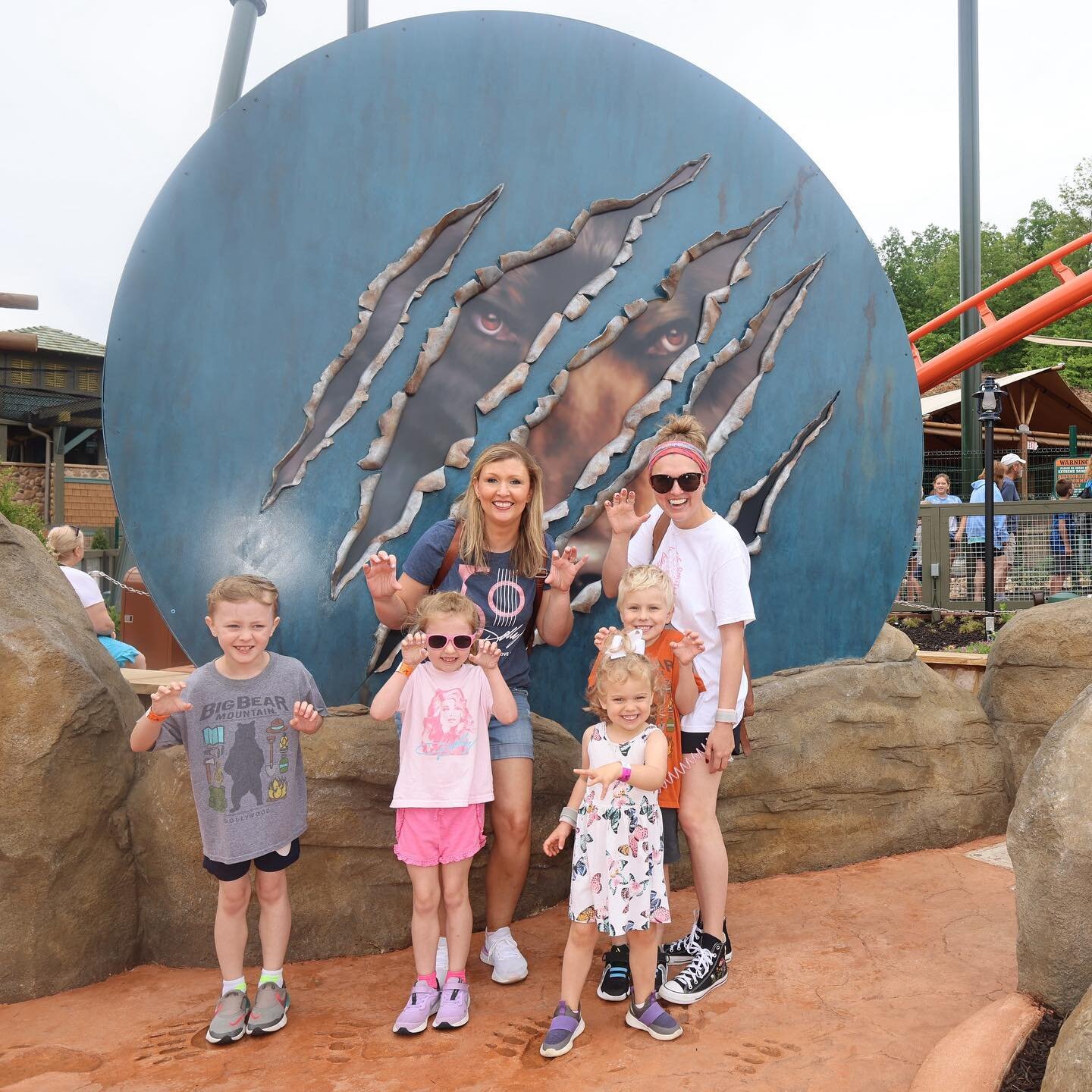 Been keeping @dollywood busy these last few days 🎢 🦋 

Had the chance to check out the new Big Bear Coaster with @knoxvillemoms last week &amp; then yesterday we loaded the kids up to go check it out! (Spoiler: they LOVED it) 

It&rsquo;s summer y&