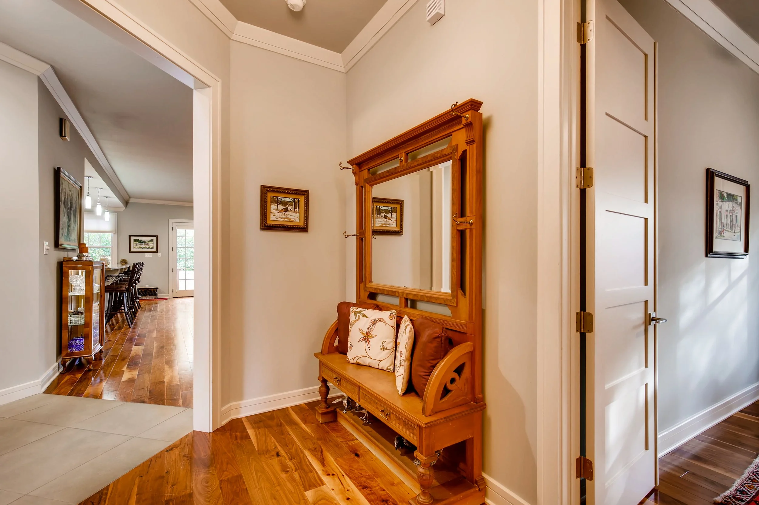 4609 Madrona Dr Austin TX-print-024-6-Entryway-3600x2399-300dpi.jpeg