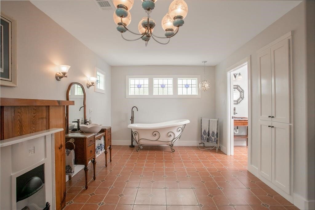 Putnam Builders Unique Second Street San Leon Custom Master Bath Residential Beach Home