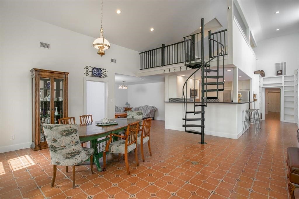 Putnam Builders Unique Interior Second Street San Leon Custom Residential Beach Home Kemah, Texas Construction