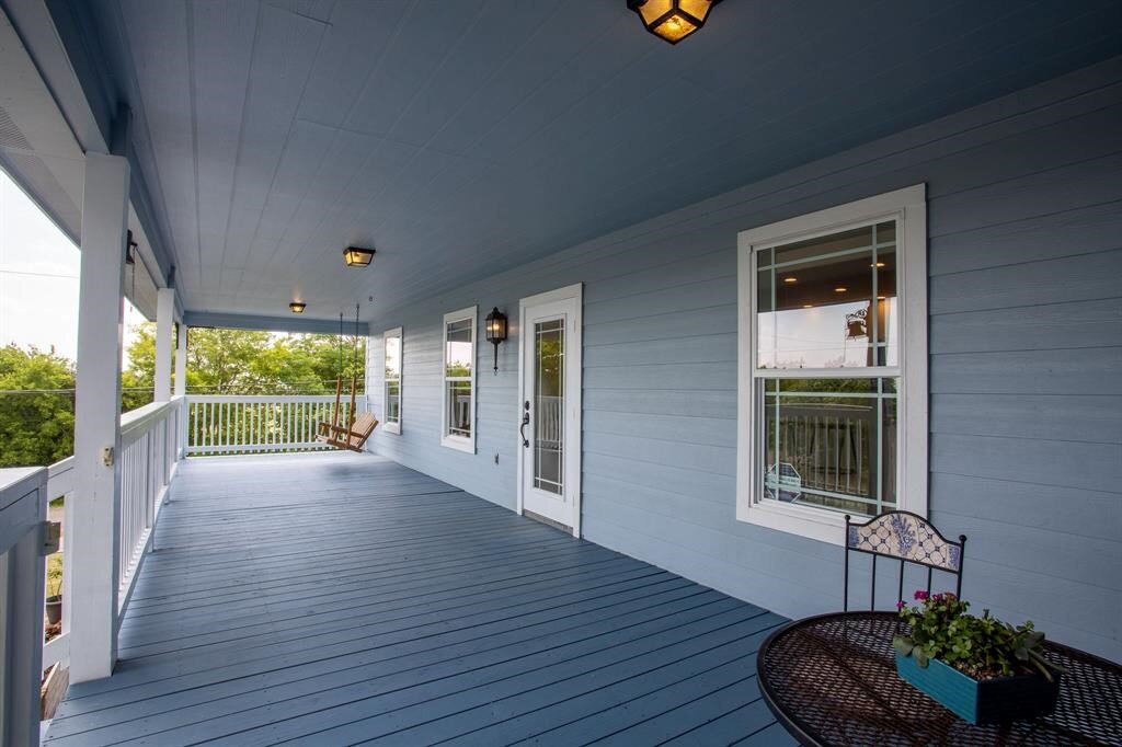 Putnam Builders Unique Second Street San Leon Custom Front Porch Residential Beach Home Kemah, Texas Construction
