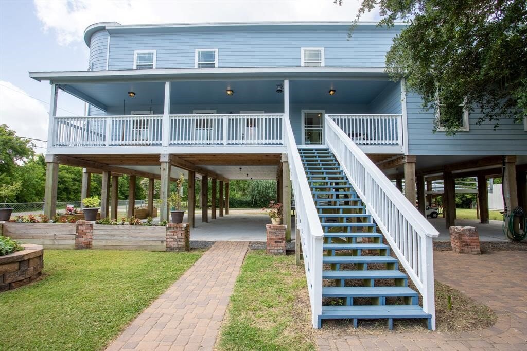 Putnam Builders Unique Second Street San Leon Custom Residential Beach Home Kemah, Texas Construction