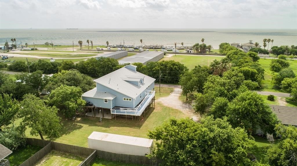Putnam Builders Unique Second Street San Leon Custom Residential Beach Home Kemah, Texas Construction