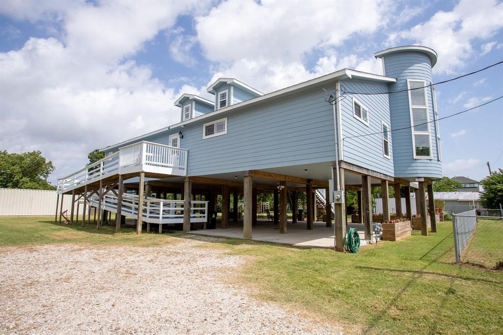 Putnam Builders Unique Second Street San Leon Custom Residential Beach Home Kemah, Texas Construction
