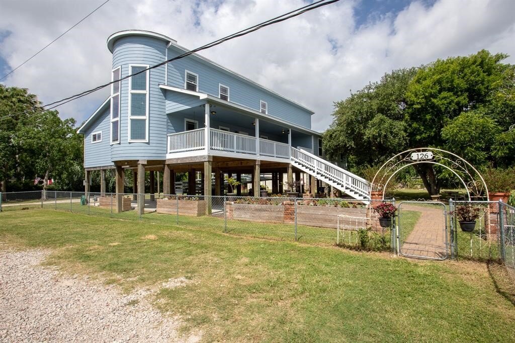 Putnam Builders Unique Second Street San Leon Custom Residential Beach Home Kemah, Texas Construction