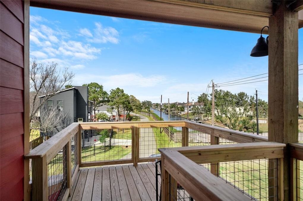 Putnam Builders Lakeside Custom Build Residential Barn Beach Multi Level Home Kemah, Texas Construction