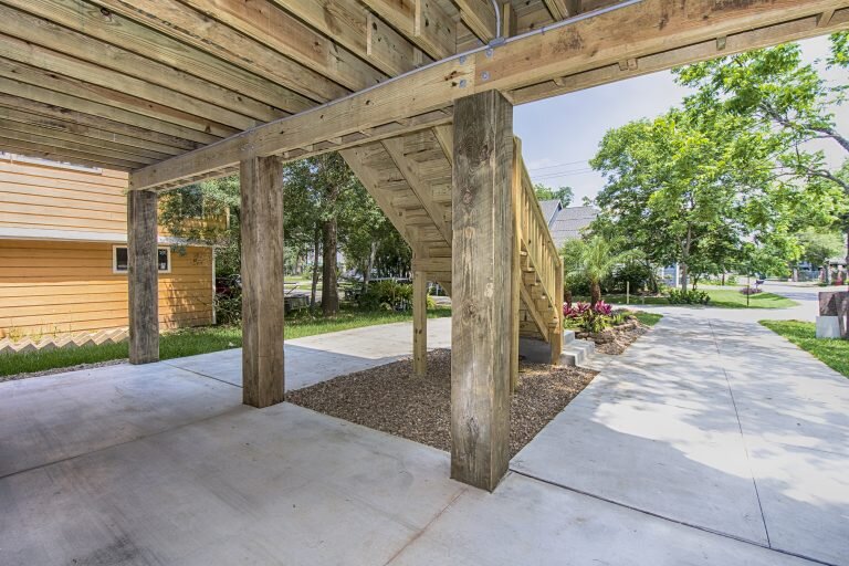 Putnam Builders Ivy House A Custom Residential Luxury Beach Home Kemah, Texas Construction
