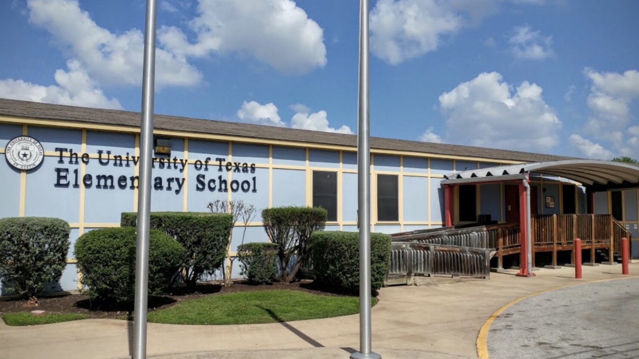 Putnam Builders University of Texas Elementary School Portable Modular Building Austin, Texas Portable Modular Site Built Classroom Construction