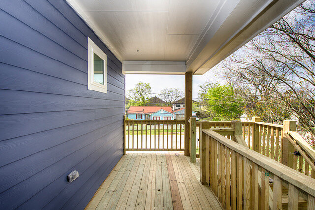 Lakeside Front Porch2.jpeg