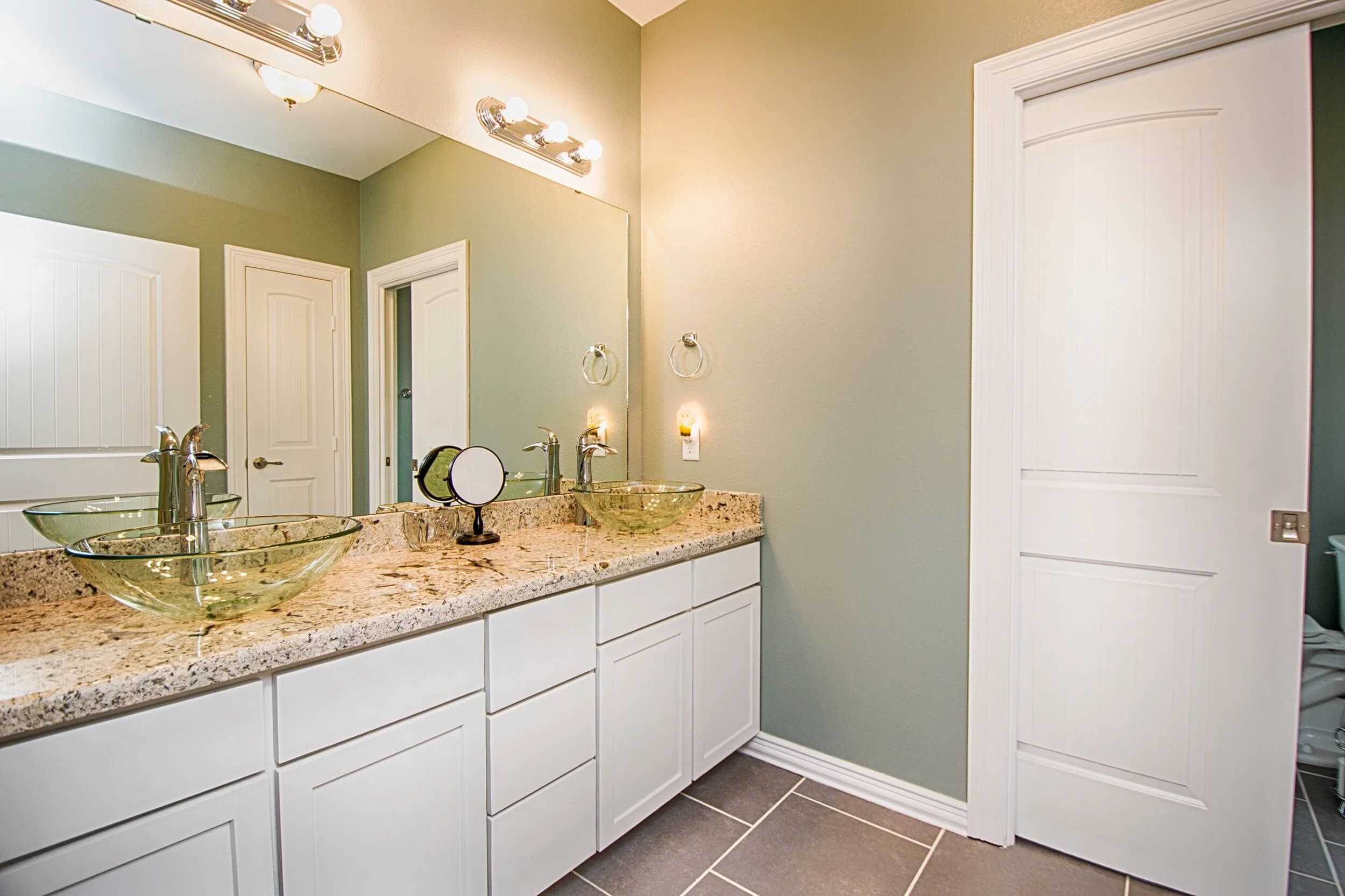 Putnam Guest Bath.jpeg