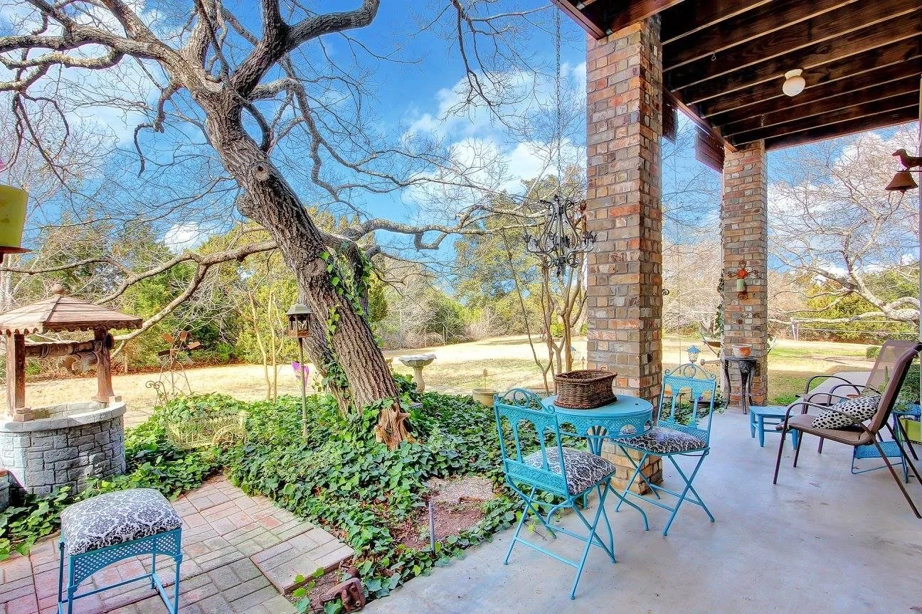 Round Rock Traditional Brick House Entry