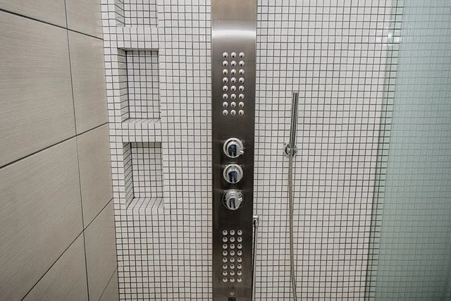 Lakeside Bathroom Shower2.jpeg