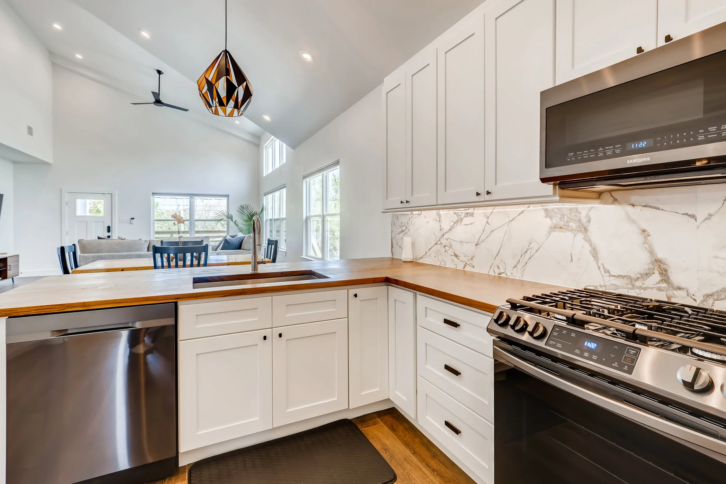 319 8th St San Leon TX 77539-print-009-025-Kitchen-3600x2400-300dpi.jpg