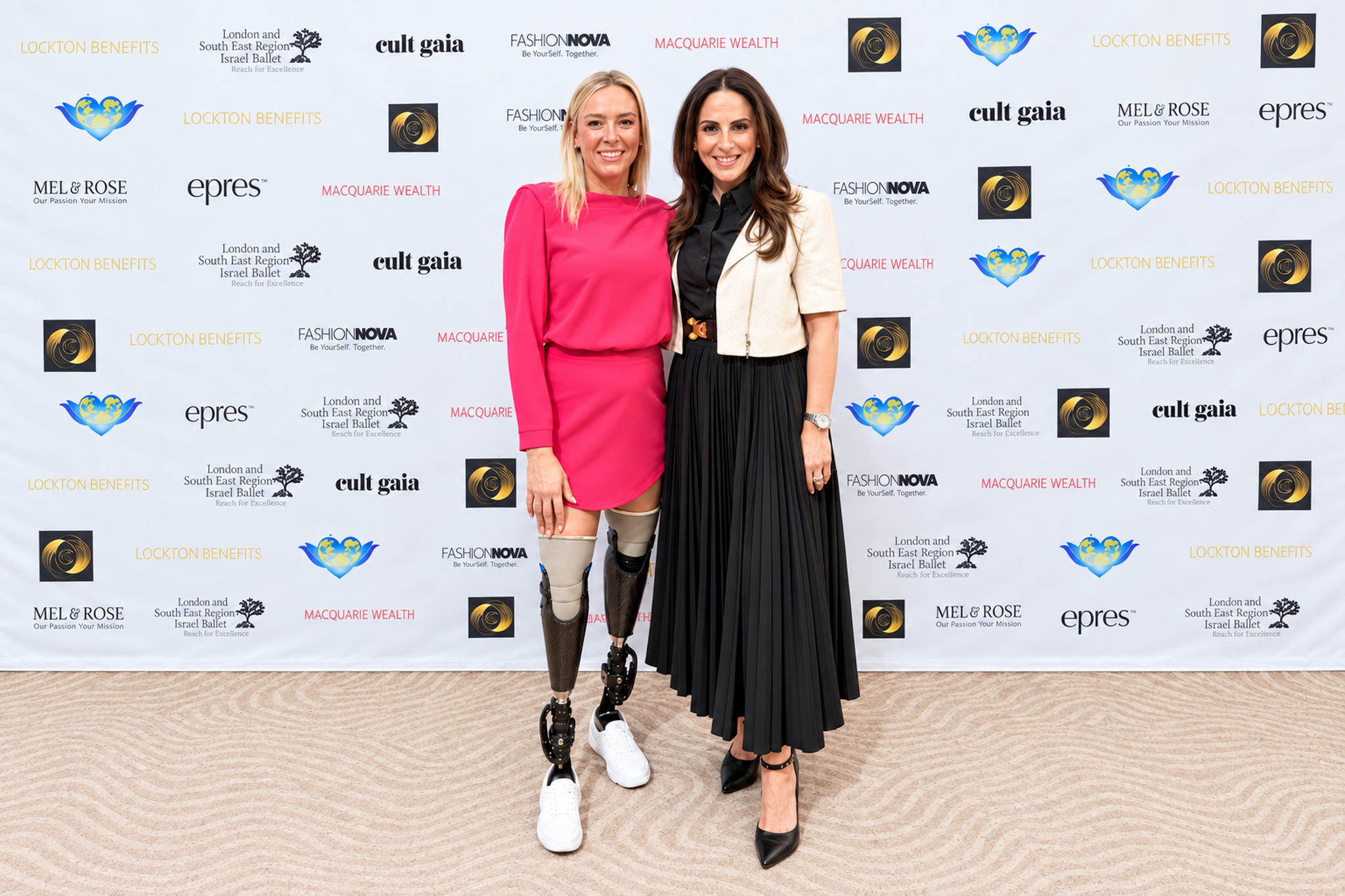 07-two-women-at-gala-2048x1365.png