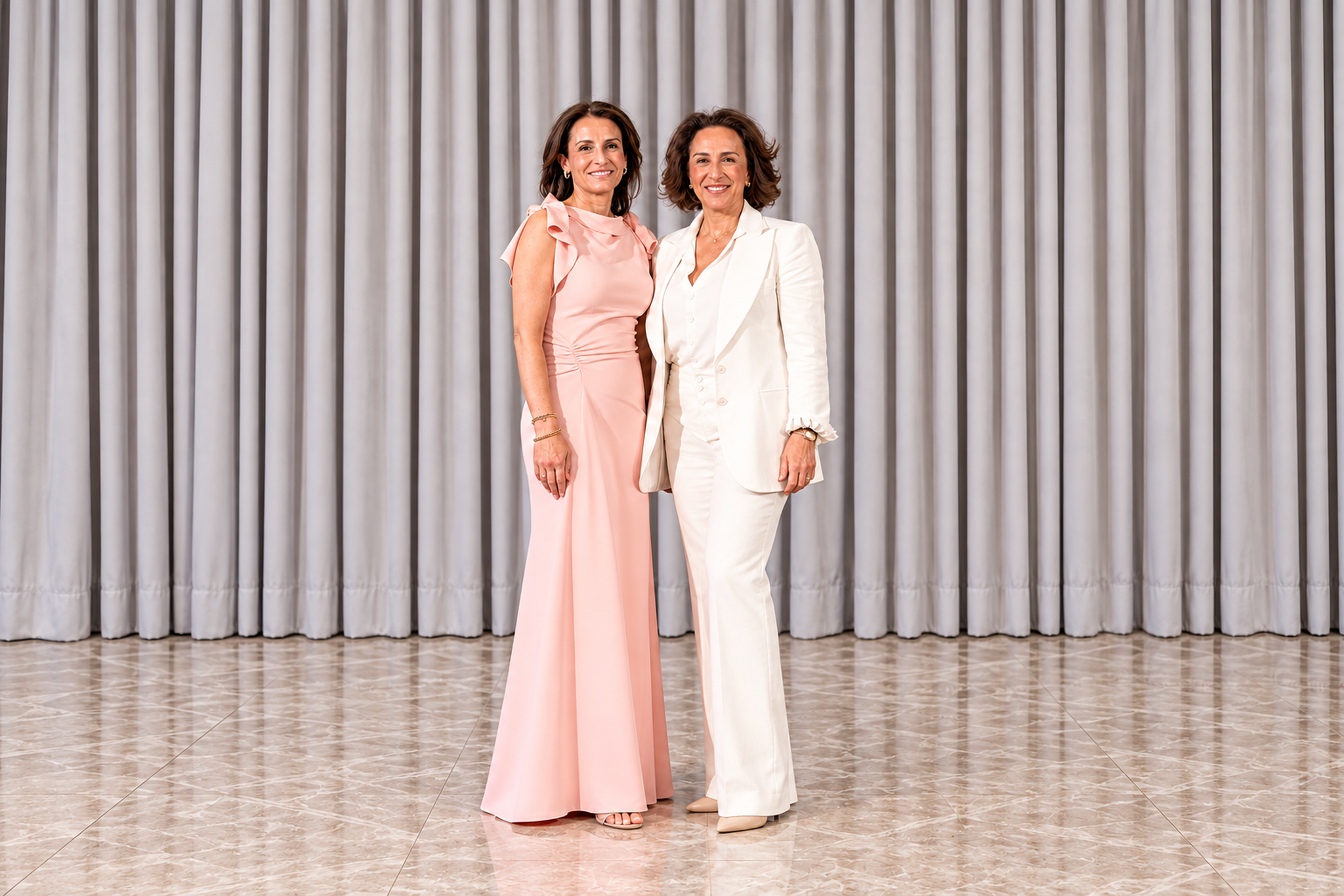 09-two-women-by-curtains-2048x1365.png