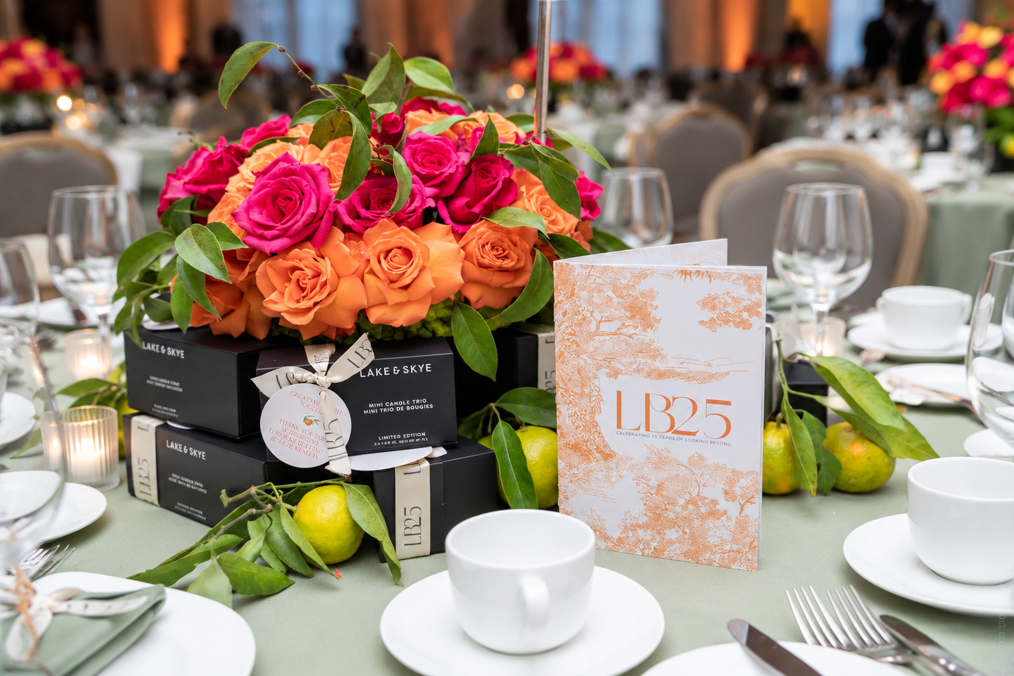 07-b25-floral-table-setting-2048x1365.png