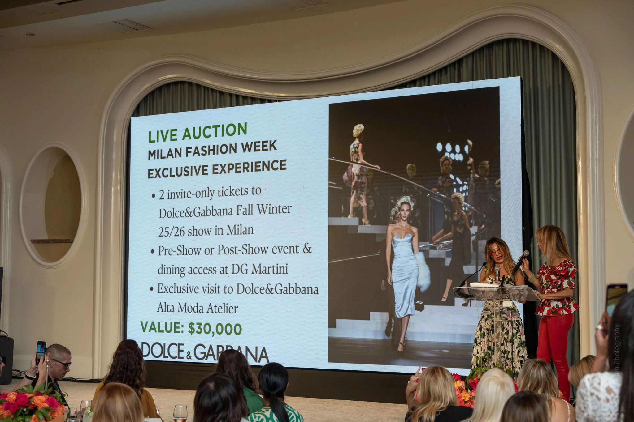 02-live-auction-audience-2048x1365.png