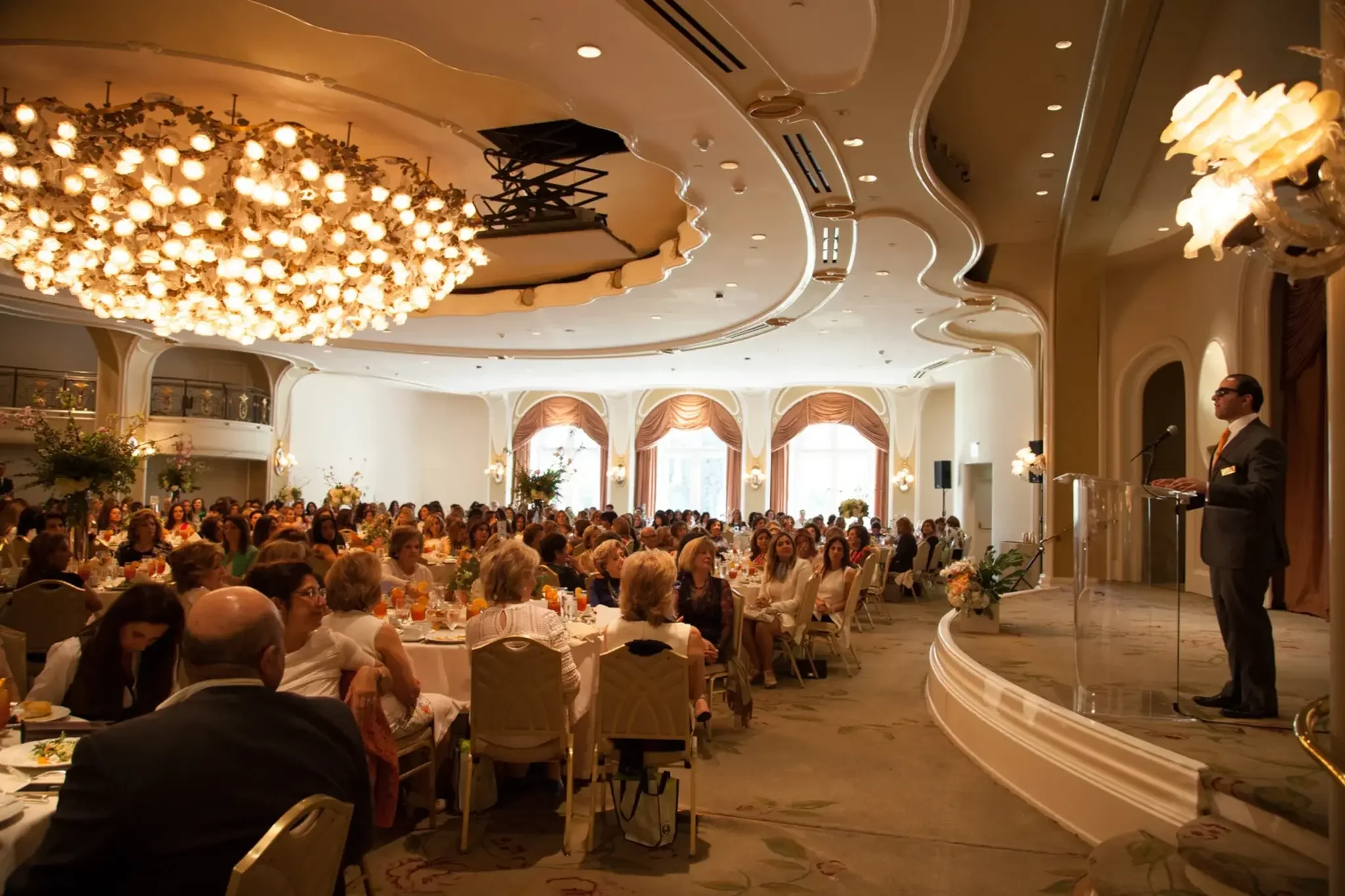 05-gala-audience-and-stage.webp