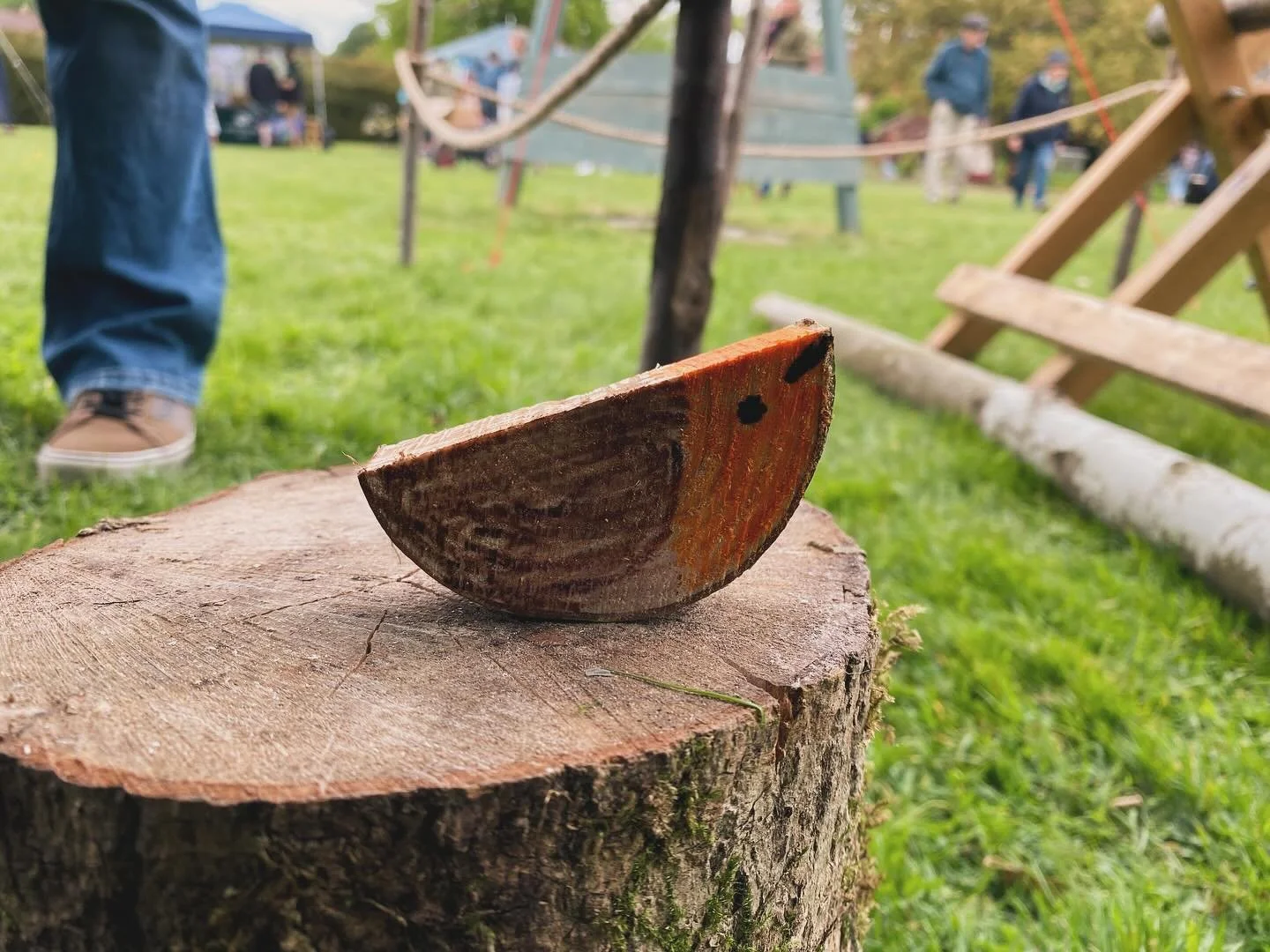 Last weekend we set up our travelling tarp shelter, and opened up a mini craft workshop for families visiting @gilbertwhiteoc Nature Day. Alongside other nature-based stall holders, we provided a free &lsquo;activity&rsquo; for families to engage wit