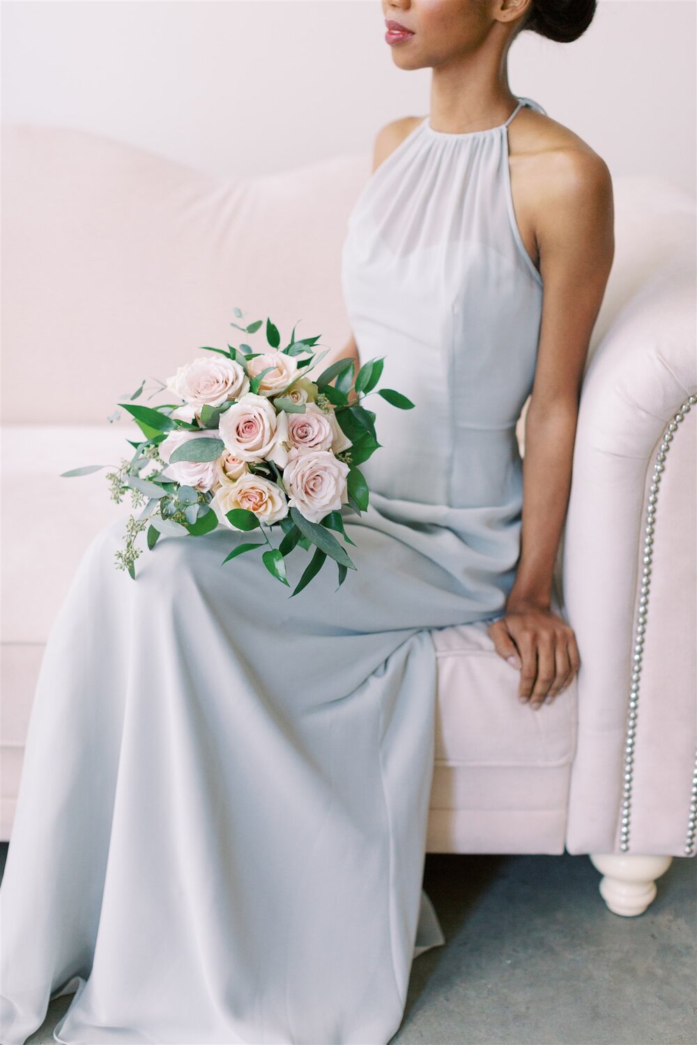 flowerlab-st. louis-budget-wedding-florist-blush-bridesmaid-bouquet.jpg