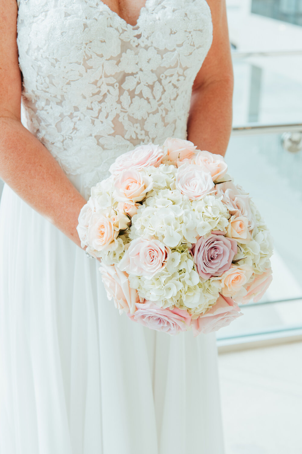 Flower-Lab-St.-Louis-Budget-Wedding-Florist-Blush-Four-Seasons-Wedding-7.jpg