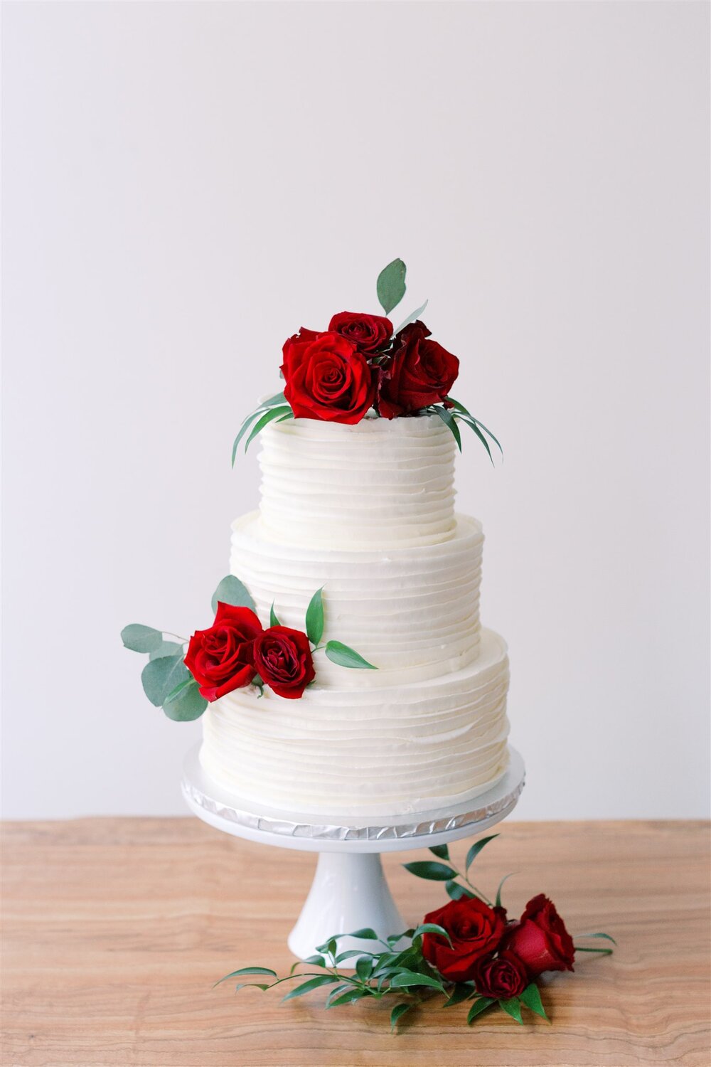 Flower_Lab-St.-Louis-Budget-Wedding-Florist-Burgundy-Cake-Flowers.jpg
