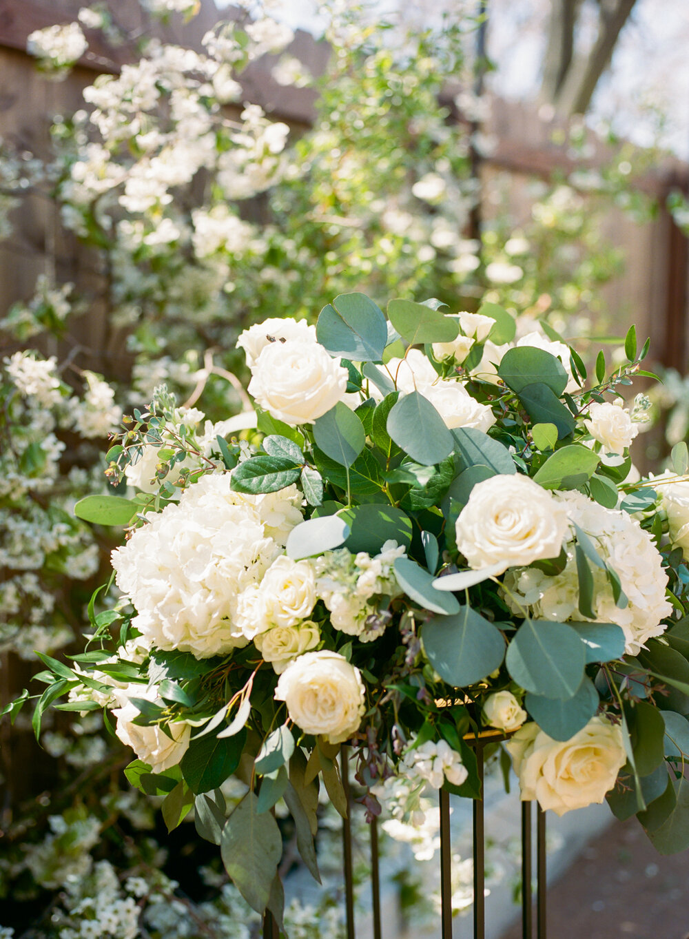 Flower_Lab_St._Louis_Budget_Wedding_Florist_a.casa_Micro_Wedding-39.jpg