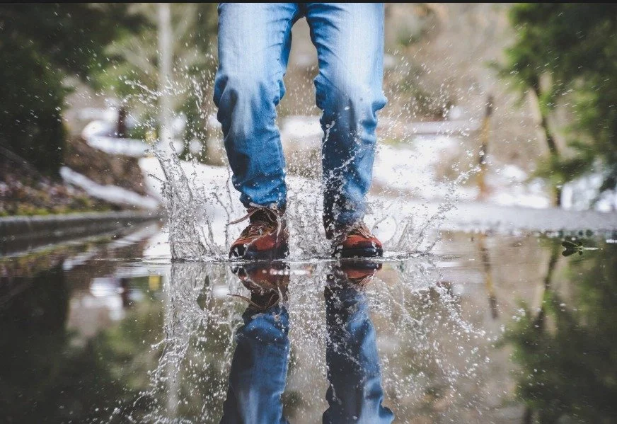 ❄️ Holiday Health Tip : Prevent Winter Falls

Cold weather increases fall risks&mdash;stay safe!
&bull; Wear non-slip shoes
&bull; Keep walkways well-lit
&bull; Use handrails and mobility aids

#WinterSafety #FallPrevention #SeniorCare #reliablehealt