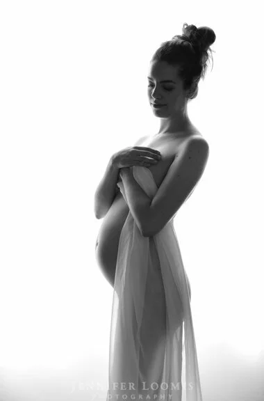 SEATTLE ARTISTIC MATERNITY PHOTOGRAPHY -- MOTHER OF THE MONTH -- APRIL