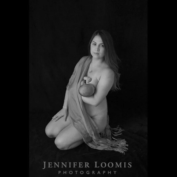 ARTE FOTOGRÁFICA EN SEATTLE - FOTOGRAFÍA DE BEBÉ EN BLANCO Y NEGRO – MADRE DEL MES DE SEPTIEMBRE – ANA