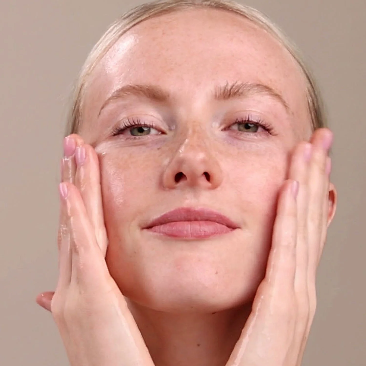 EM253-8253-firm-skin-acai-cleanser-pdp-close-up-1500x1500.jpg