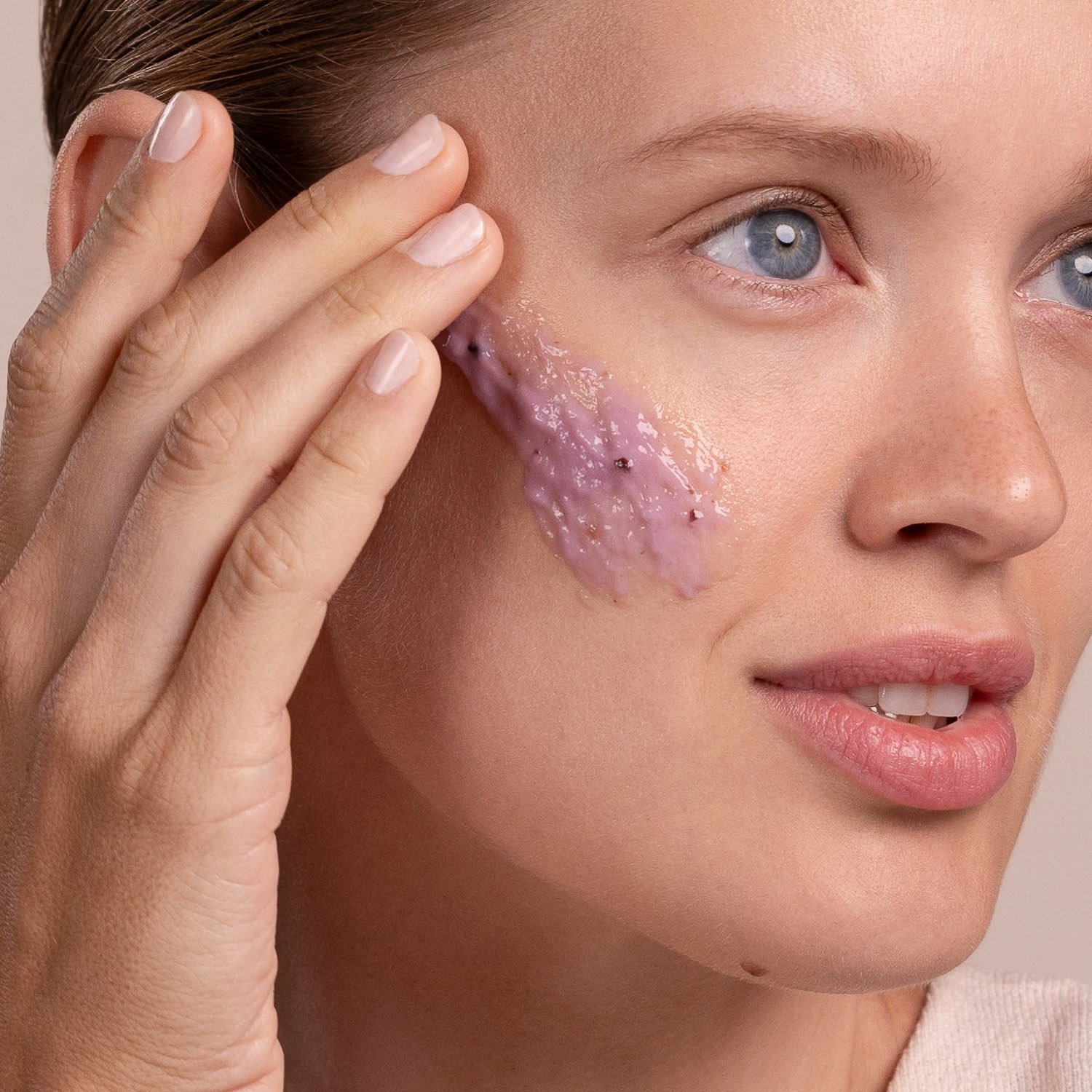 EM241-2241-firm-skin-acai-masque-pdp-closeups-1500x1500.jpg