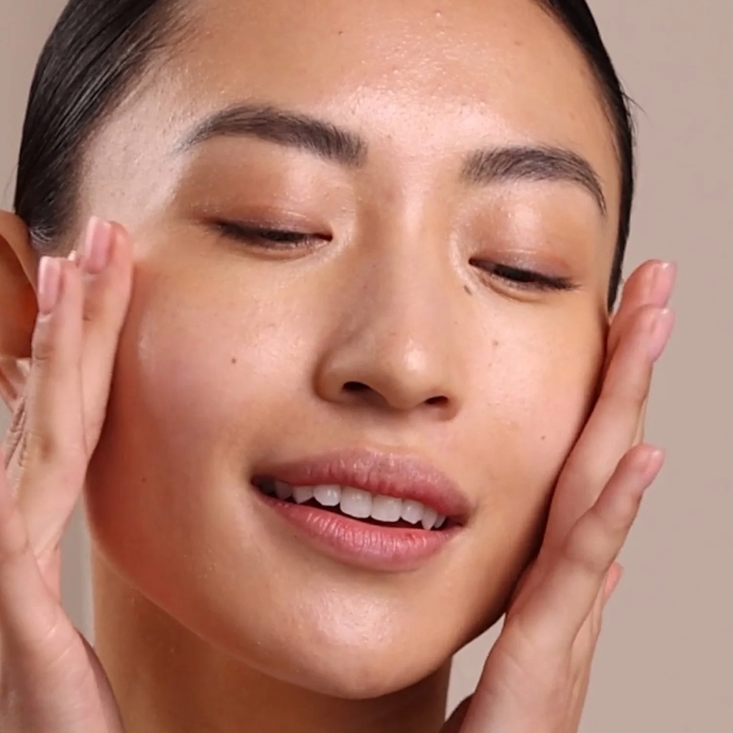 EM281-1281-firm-skin-acai-booster-serum-pdp-close-up-1500x1500.jpg