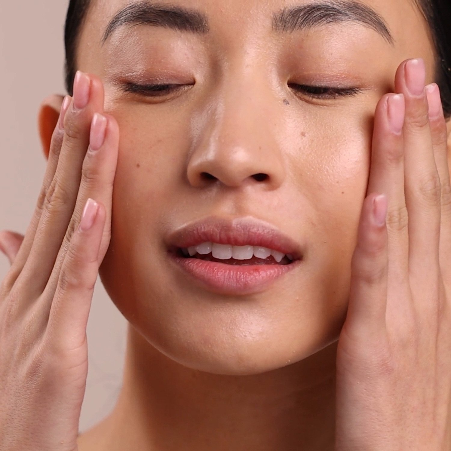EM10-5110-facial-recovery-oil-pdp-close-up-1500x1500.jpg
