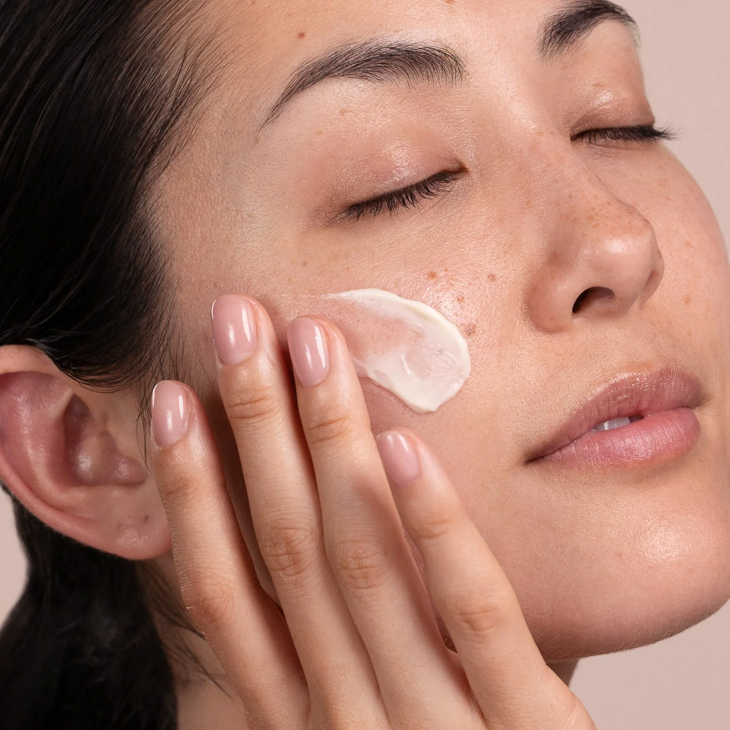 EM05-5105-apricot-calendula-nourishing-cream-pdp-closeups-1500x1500.jpg