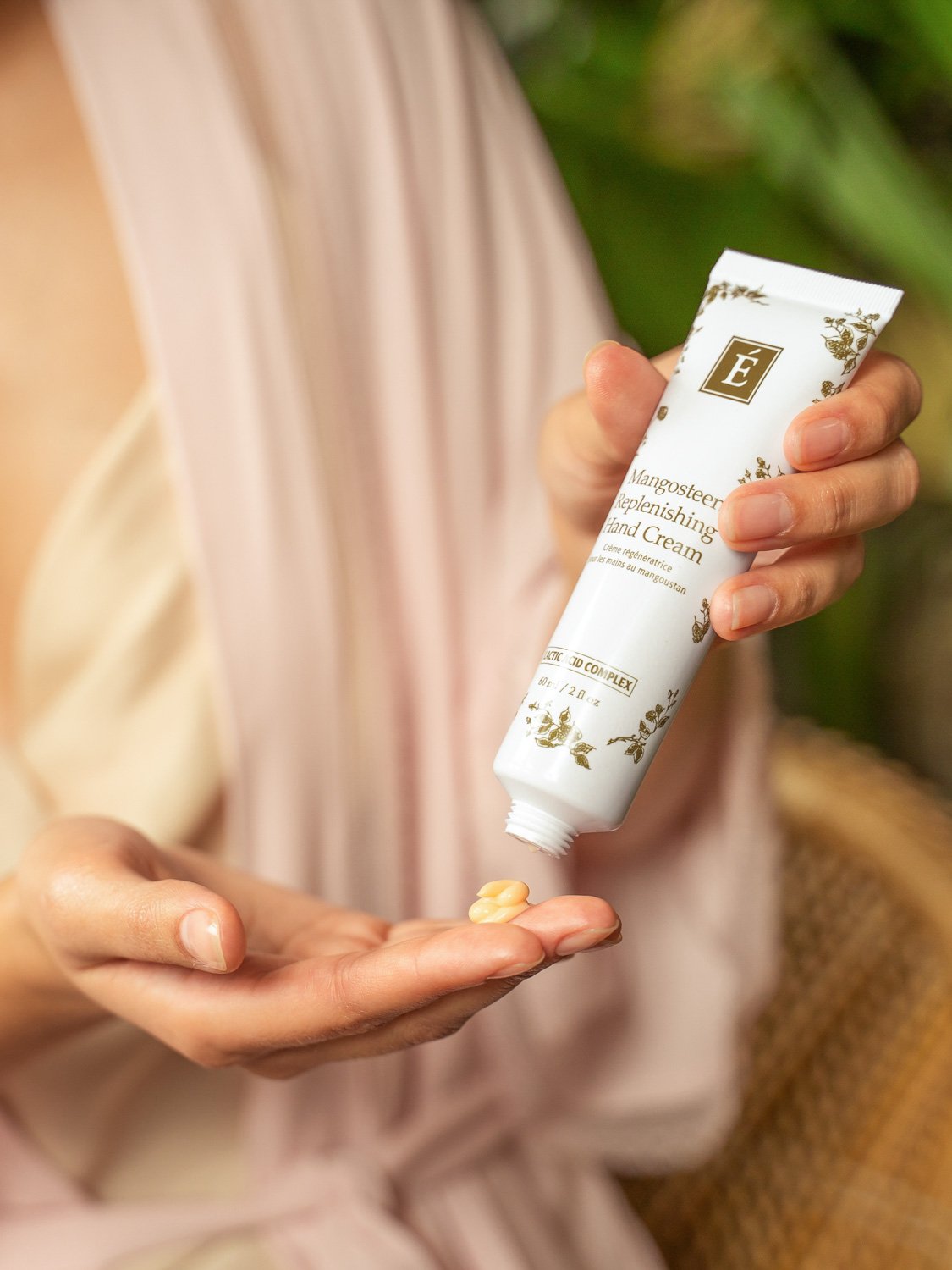 EM131-2131-mangosteen-replenishing-hand-cream-pdp-library-image-1125x1500.jpg
